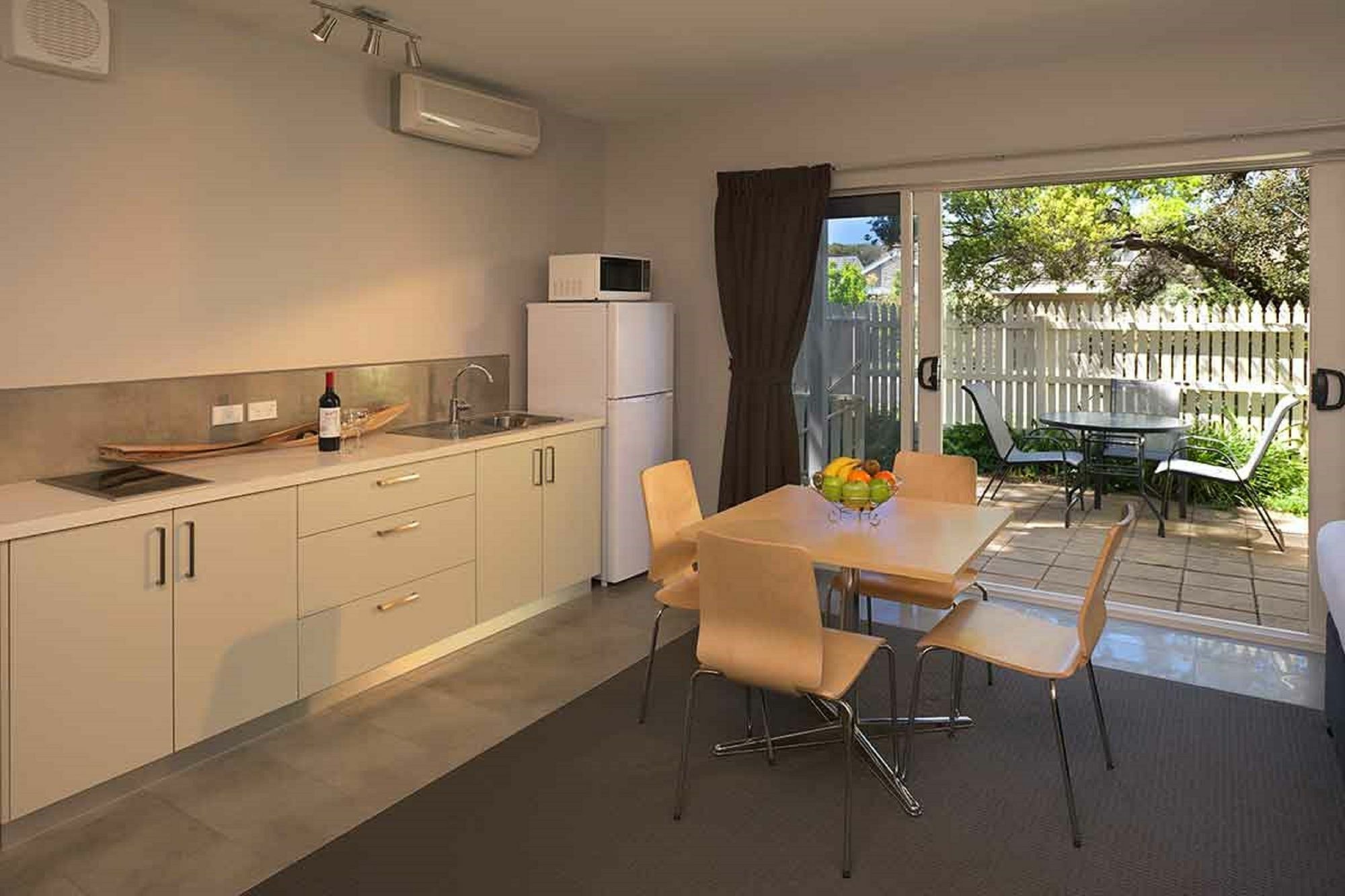 Boathouse Resort Studios And Suites Blairgowrie Extérieur photo